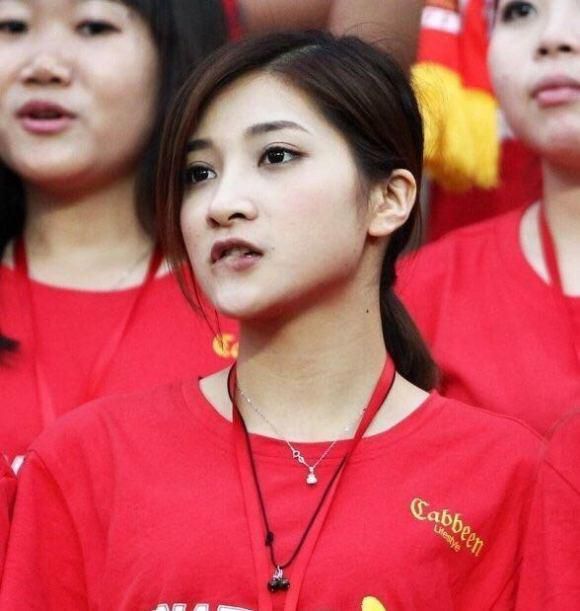 美女是midevk